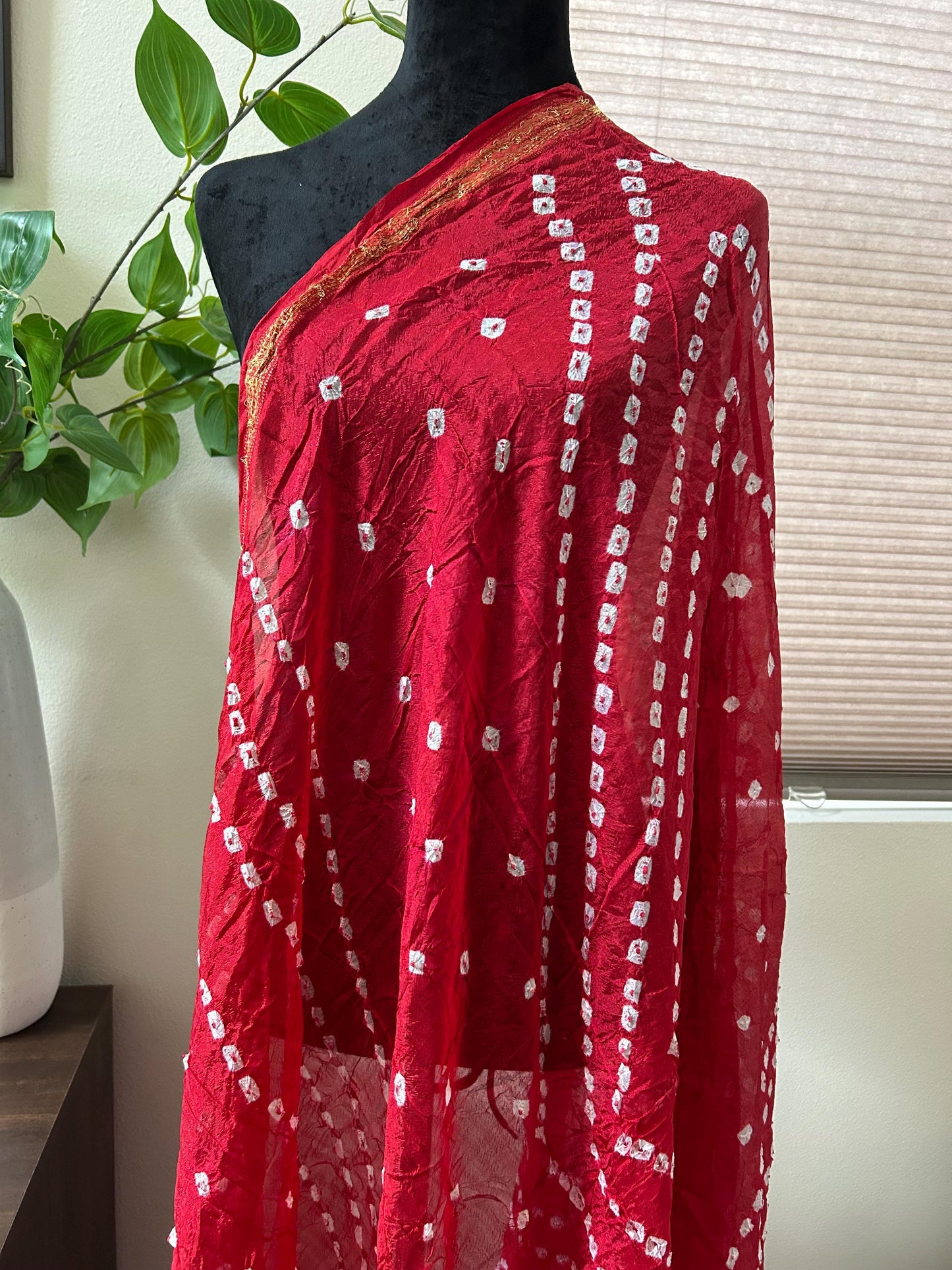 Crushed silk Bandhani dupatta stole with crushed delicate golden border