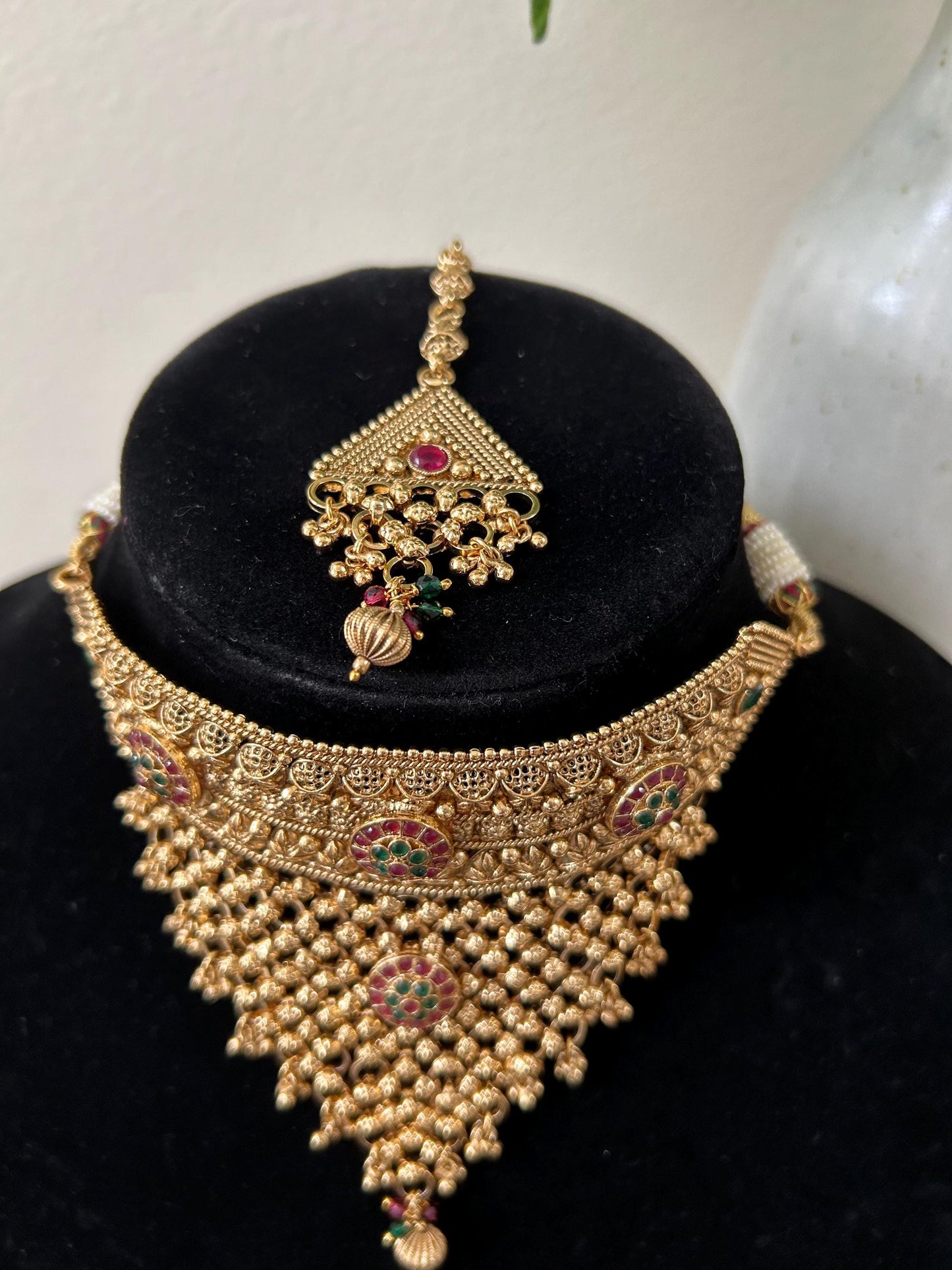 Premium choker necklace set with maang tikka, adjustable gold antique Rajwadi polished