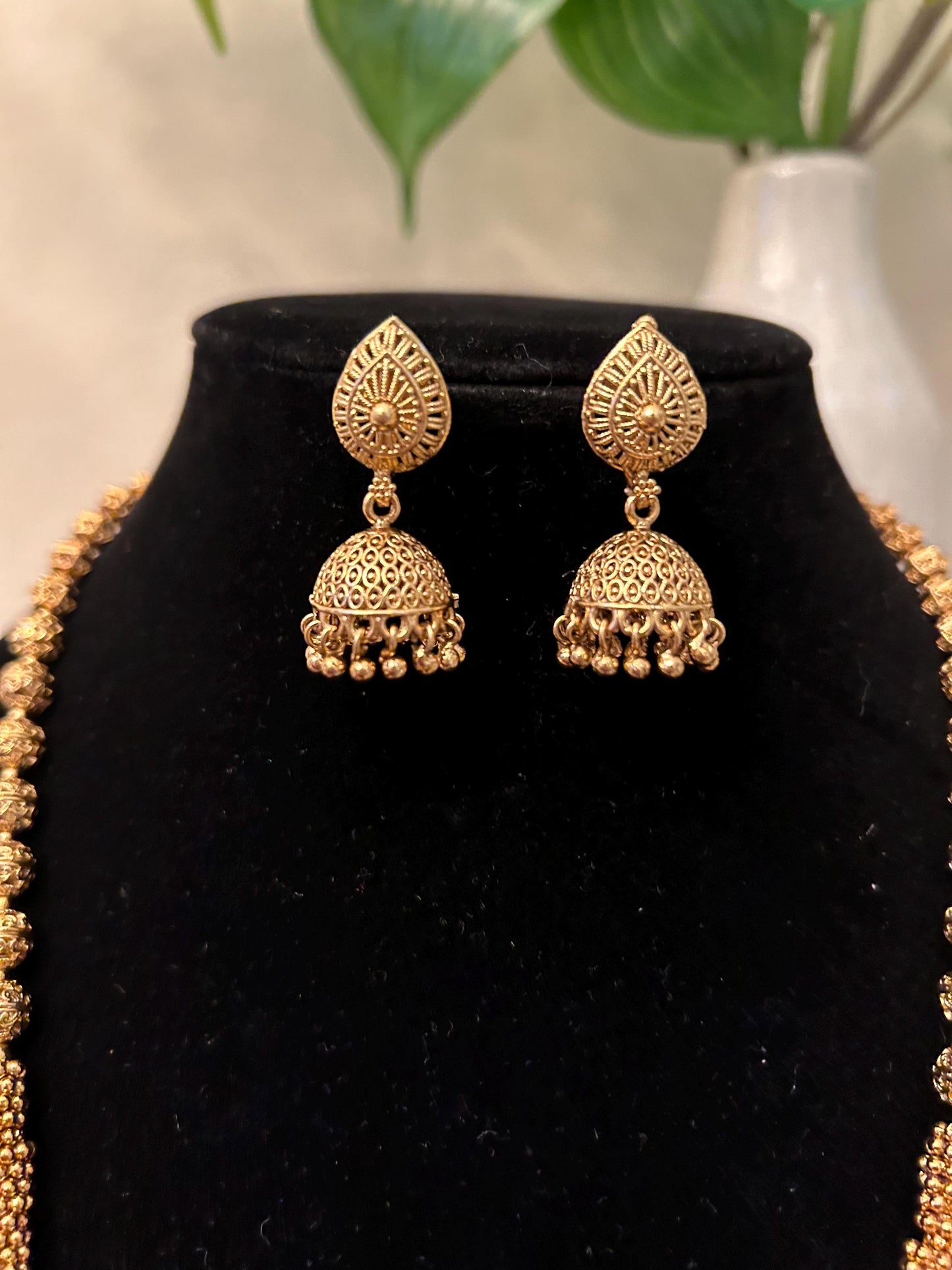 Gold necklace set adjustable chain style with jhumkas