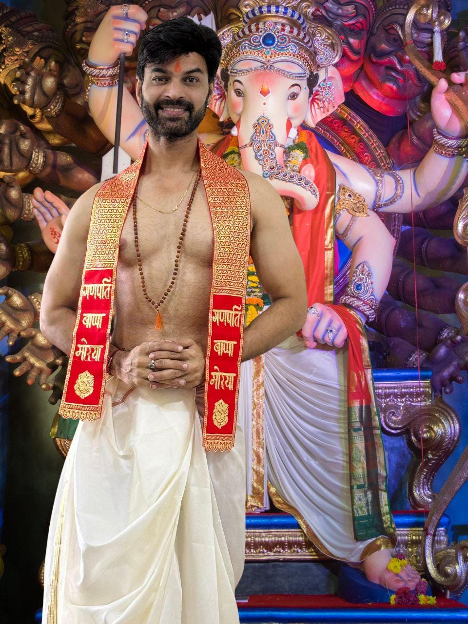Ganpati Bappa Morya Stole in Red and Gold Unisex