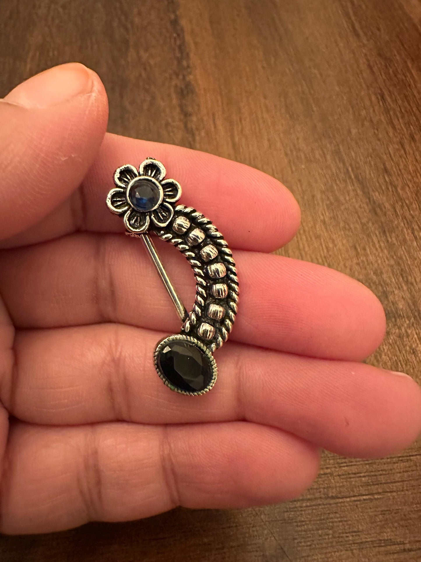 Maharashtrian Nath Pressing oxidized silver polished