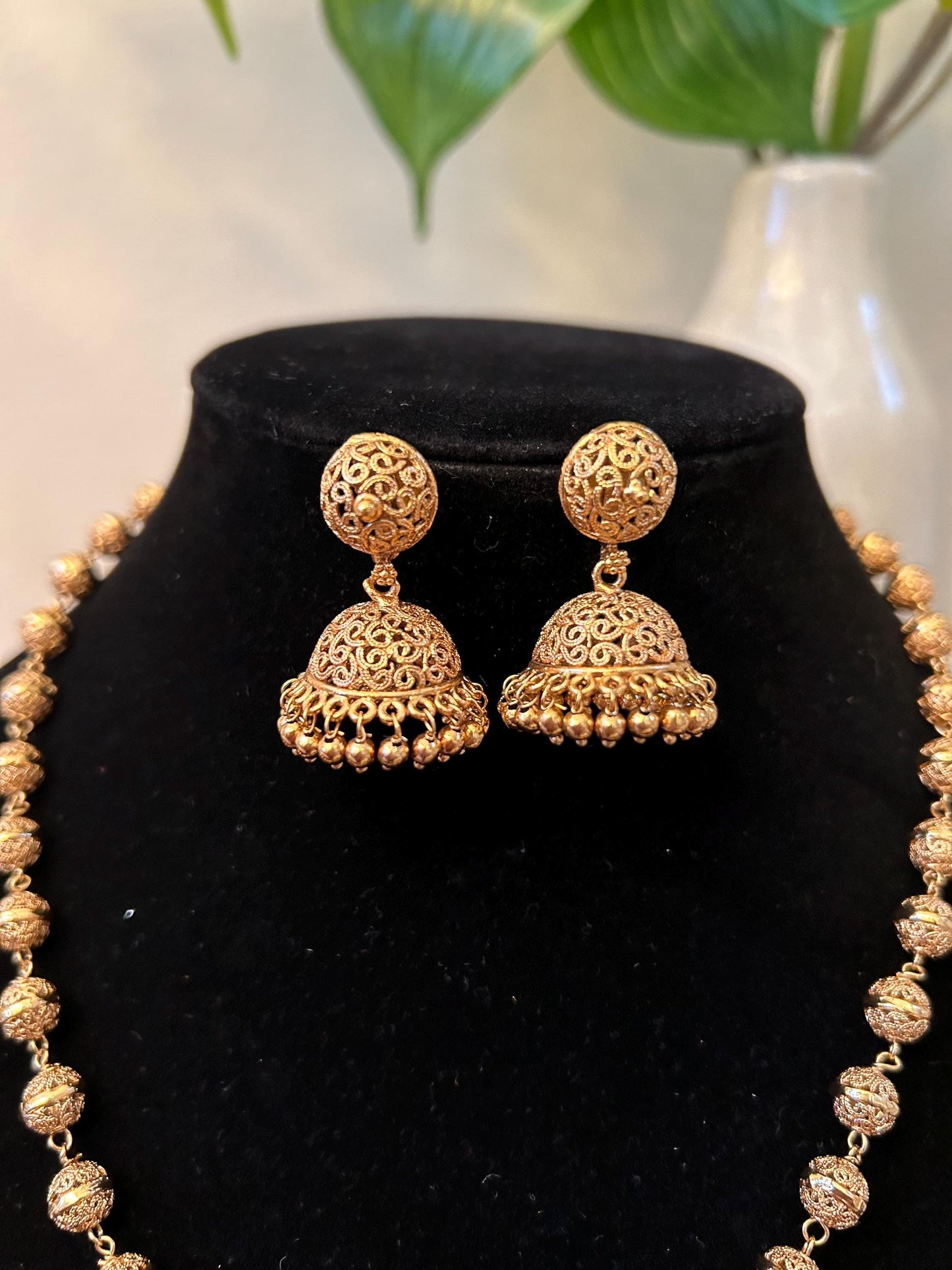 Gold necklace set adjustable chain style with jhumkas