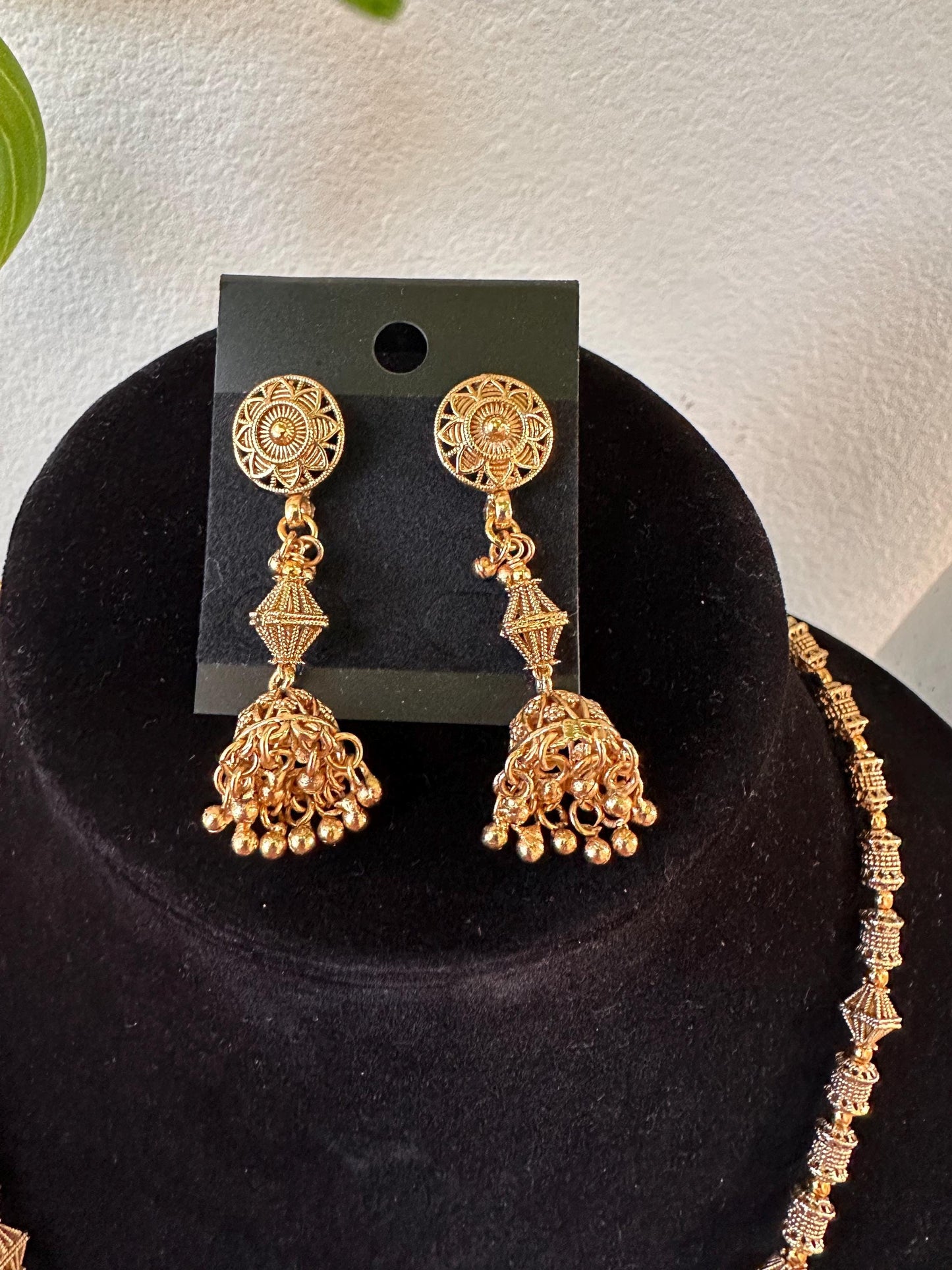 Gold necklace set adjustable chain style with jhumkas