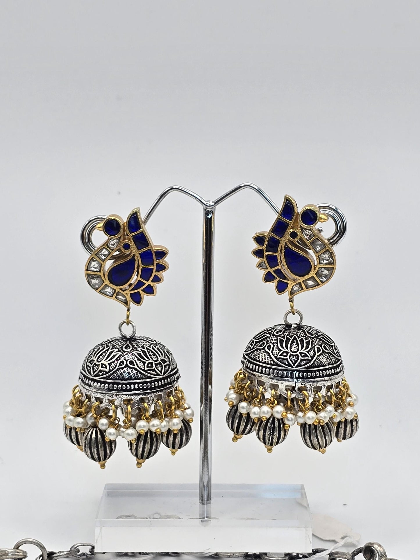 German silver necklace set with mother of pearl and jadau