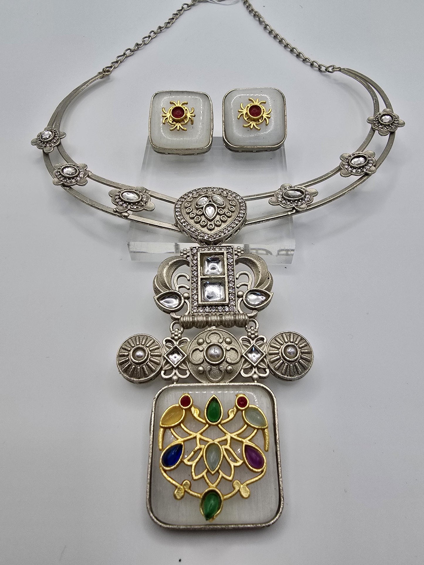German silver delicate hasli set with doublet stone and inlay work and kundan silver lookalike