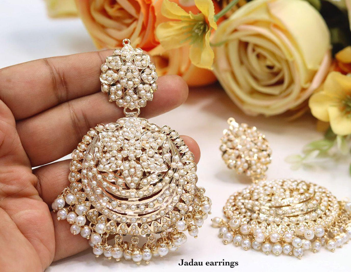 Handcrafted Jadau earrings, premium, with pearls and semiprecious multicolor stones, gold-plated