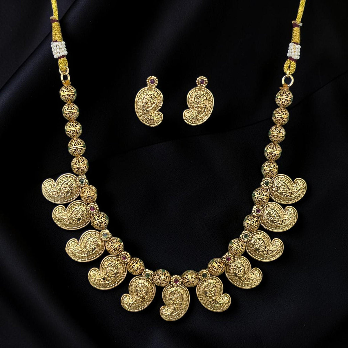 Maharashtrian-style short necklace set