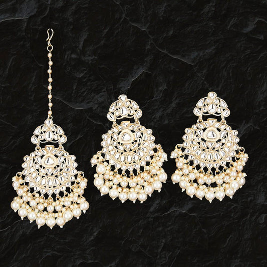 Light weight kundan earrings and maang tikka set head accessory