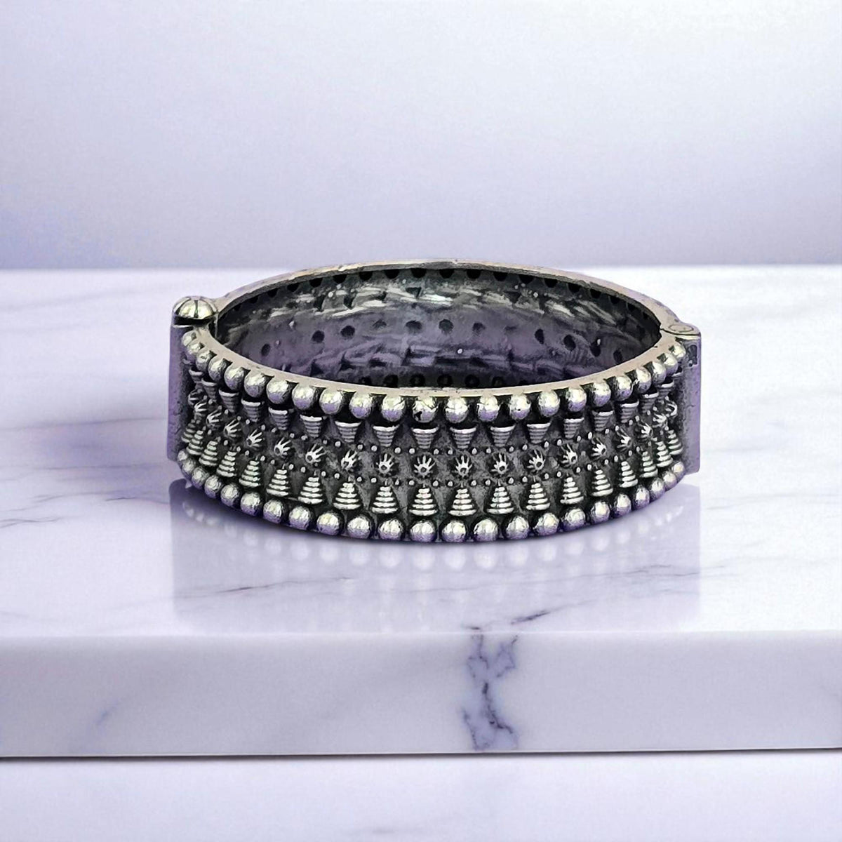 Openable Kada With Oxidised Plating