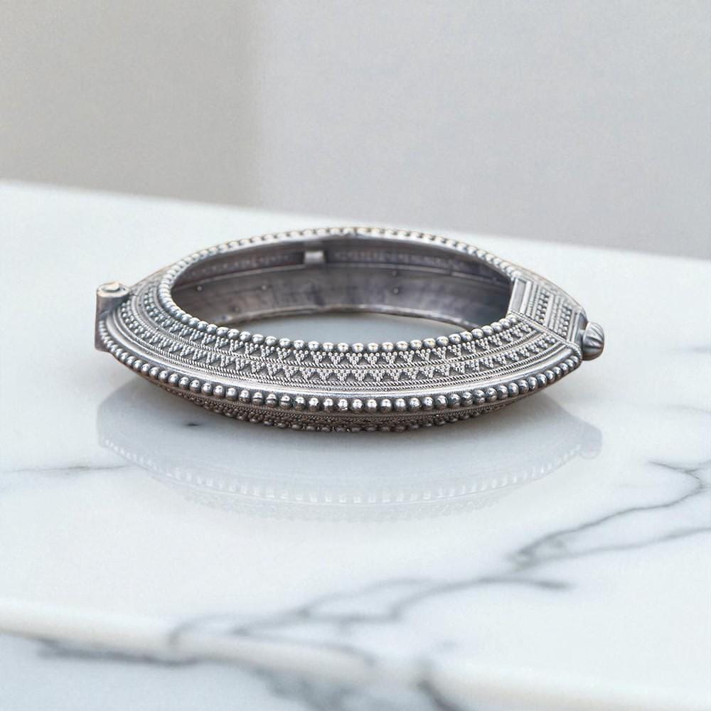 Openable Kada With Oxidised Plating