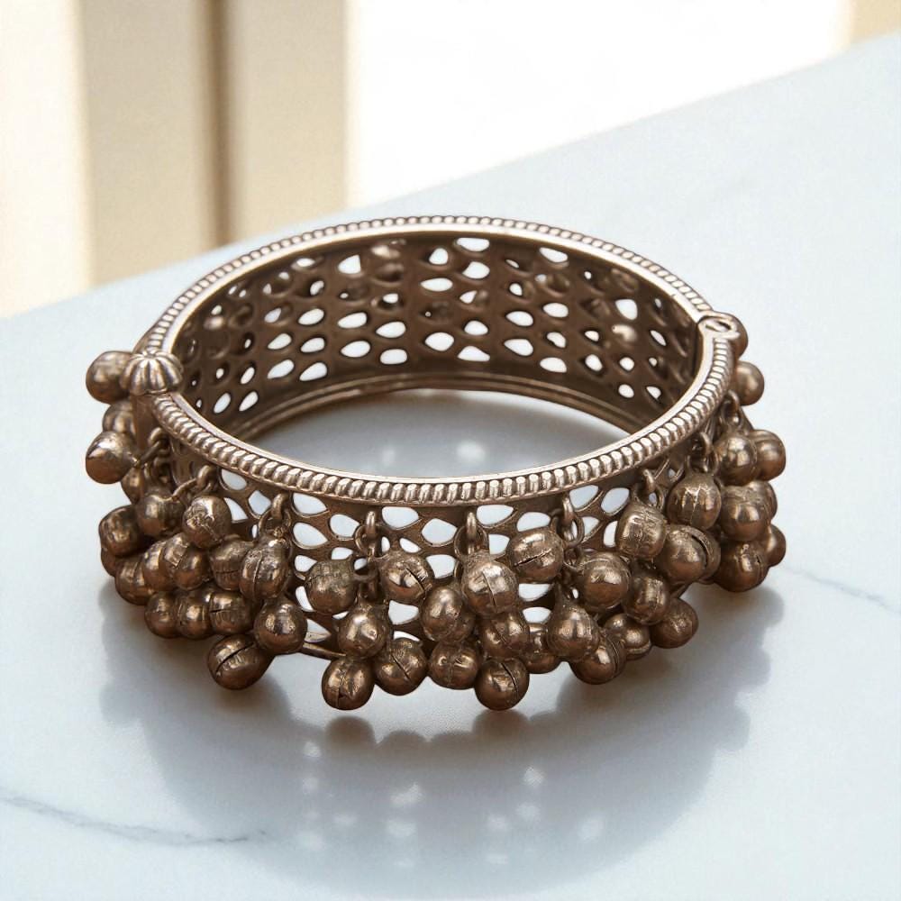 Openable Kada With Oxidised Plating