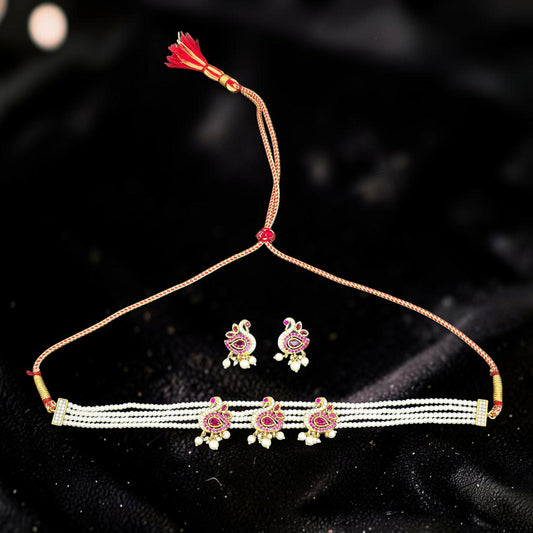 Maharashtrian-style chinchapeti necklace set with pendant and pearls
