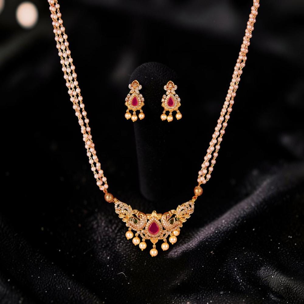 Maharashtrian-style tanmani necklace set with pendant and pearls