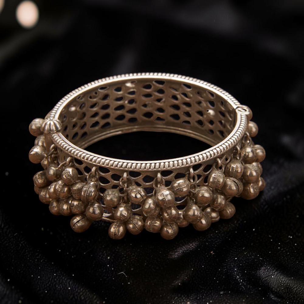 Openable Kada With Oxidised Plating