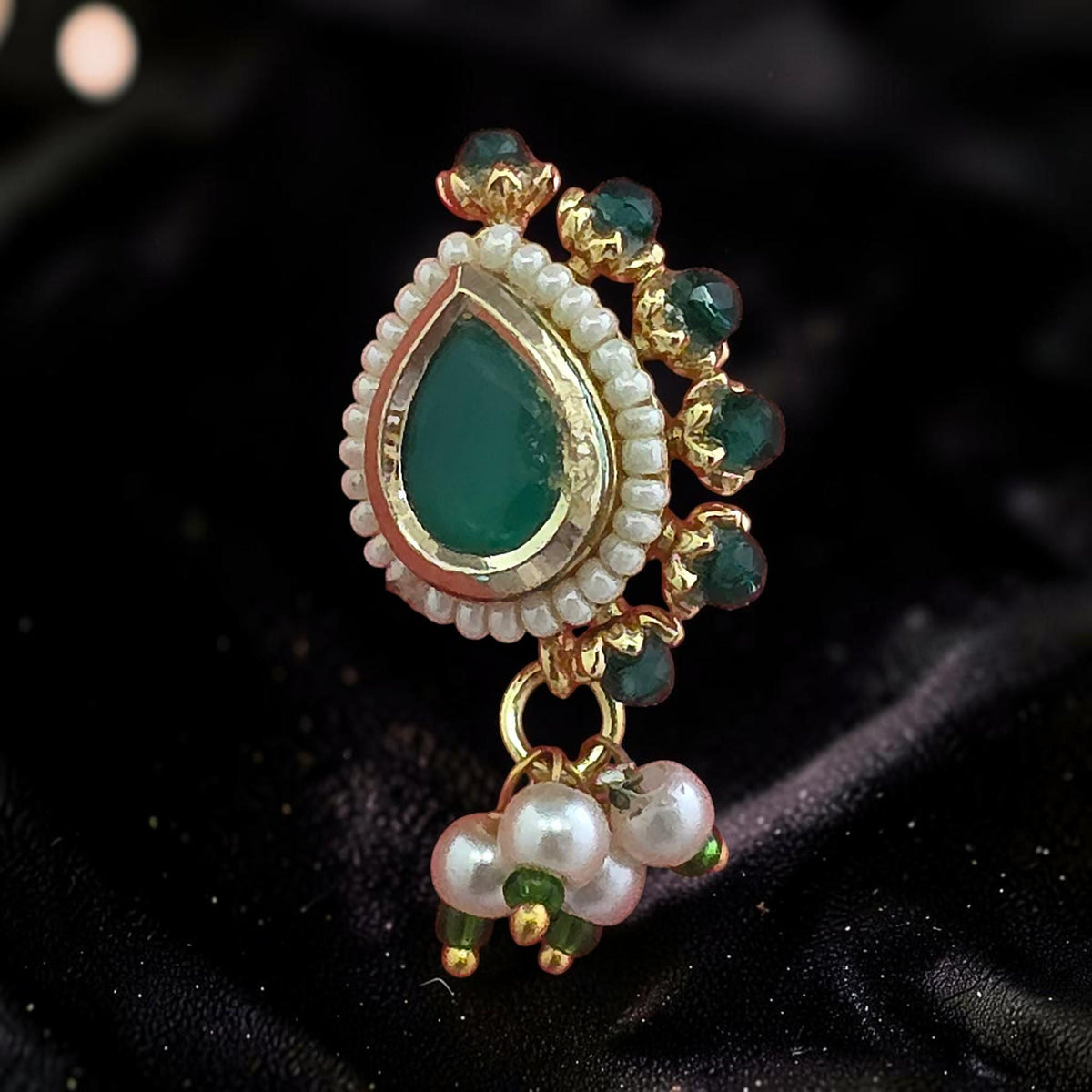 Kundan Nath Pressing Gold polished nose pin