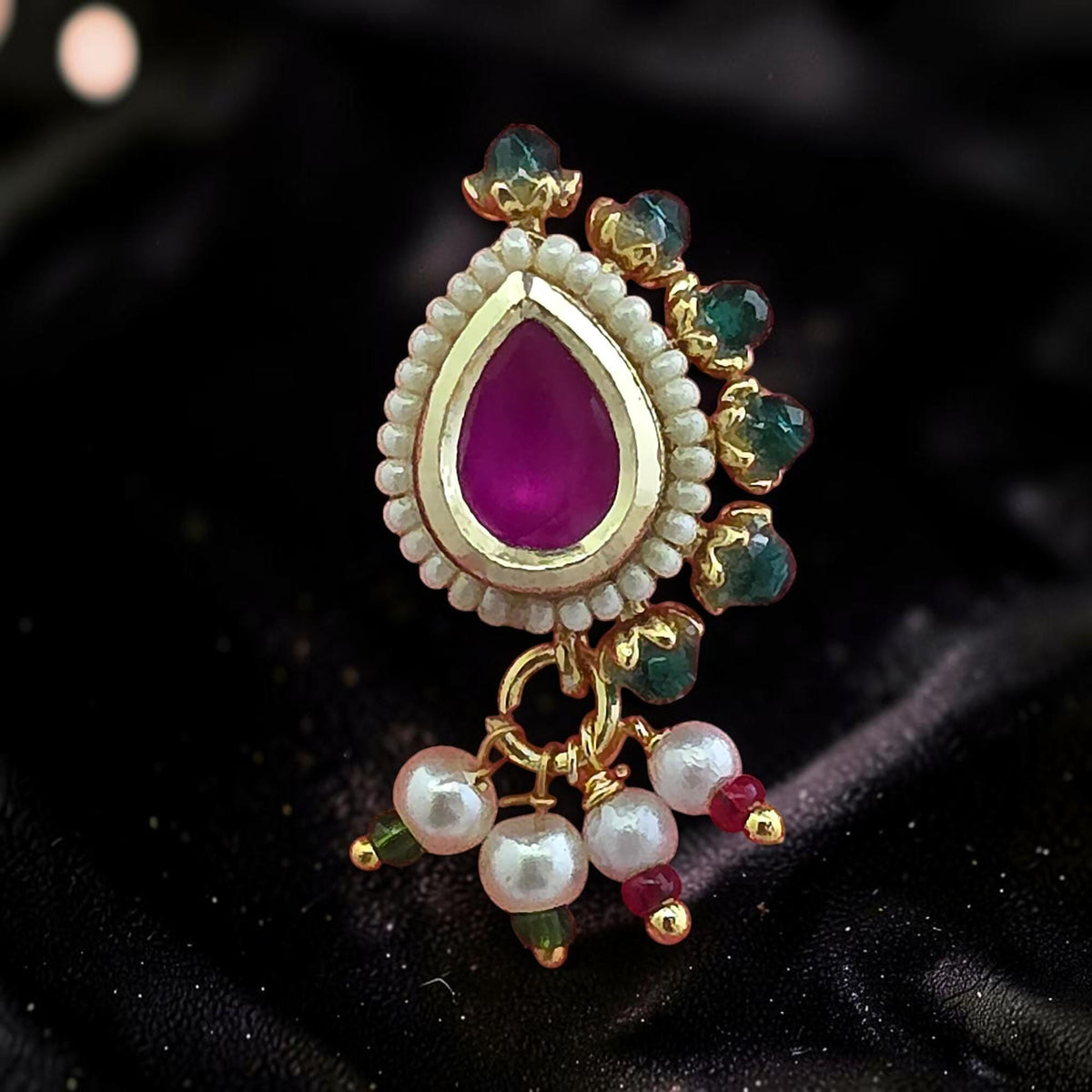 Kundan Nath Pressing Gold polished nose pin