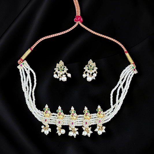 Maharashtrian-style chinchapeti necklace set with pendant and pearls
