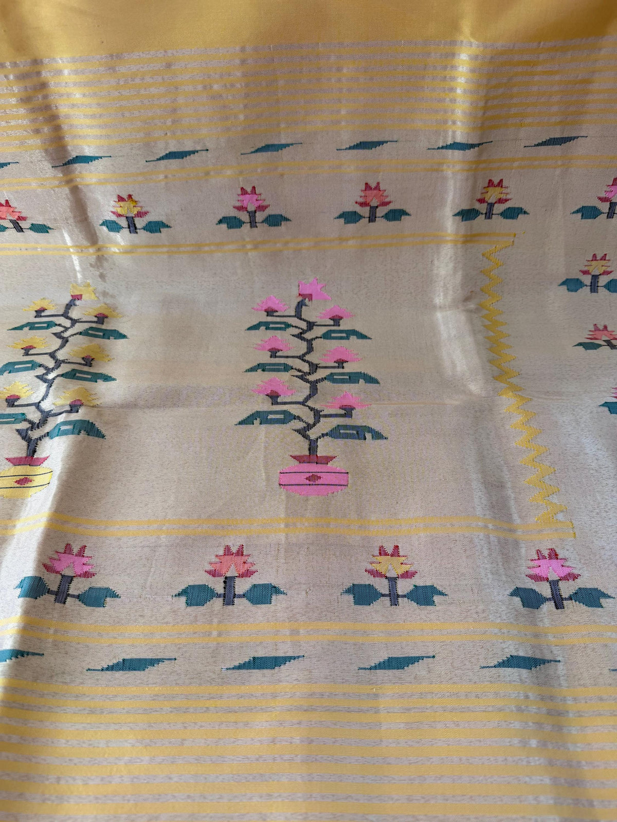Handloom Pure silk Muniya border Paithani Saree premium quality with designer geometric pallu