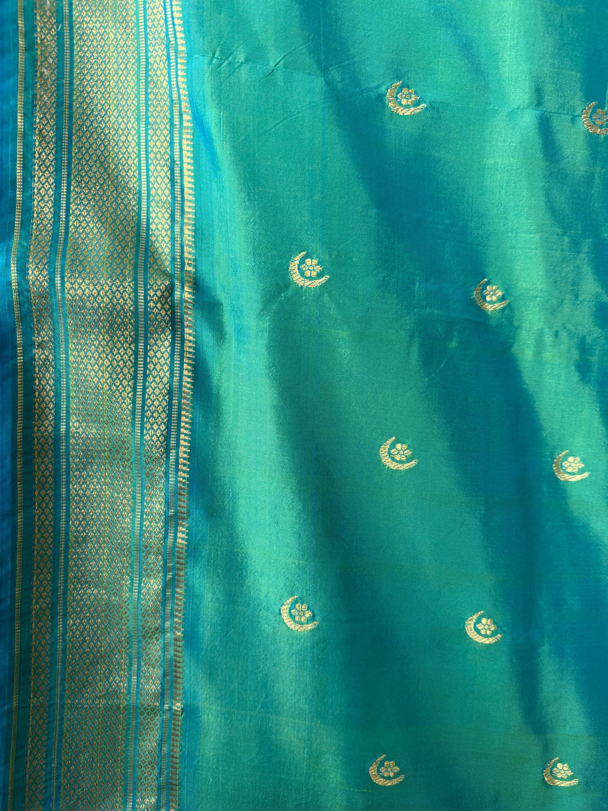 Handloom Pure silk Paithani Saree premium quality with traditional pallu