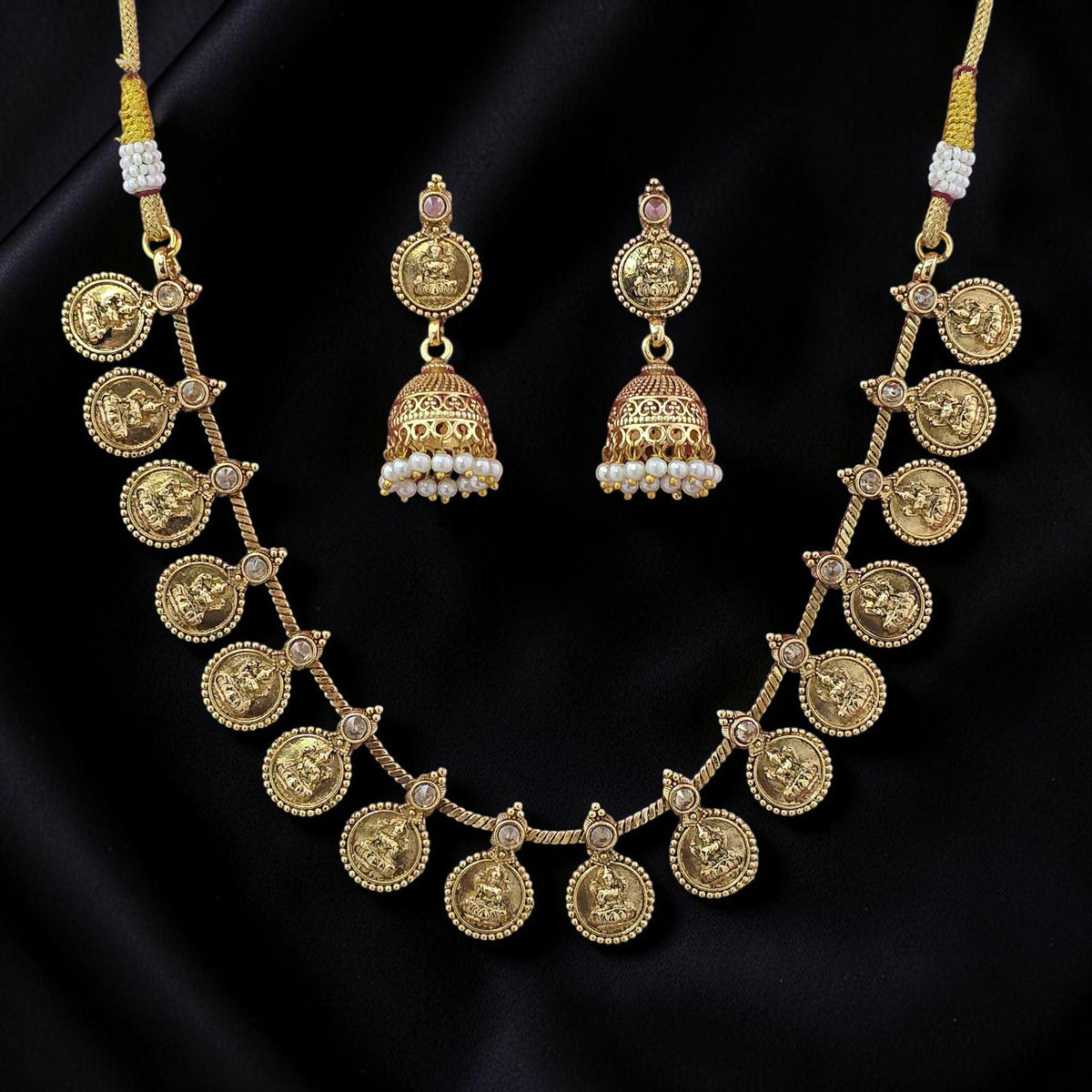 Maharashtrian-style laxmi coin short necklace set