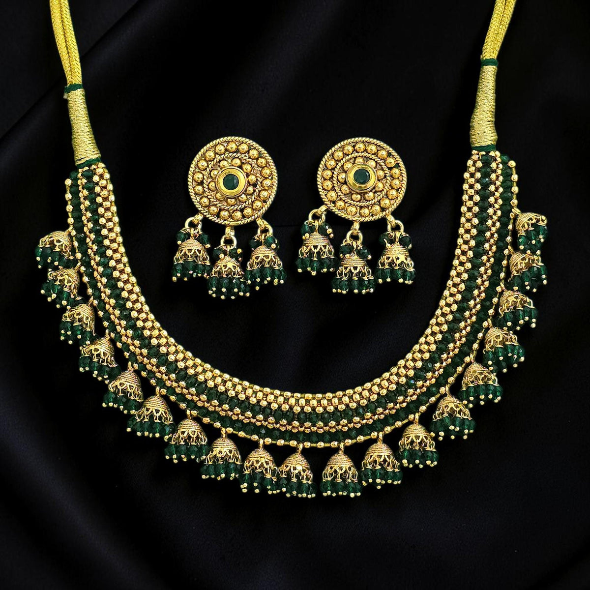 Maharashtrian-style thushi necklace set