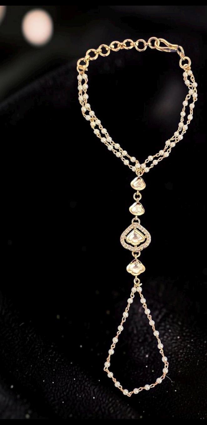 Haath Phool hand accessory in kundan antique gold polish modern minimal single piece