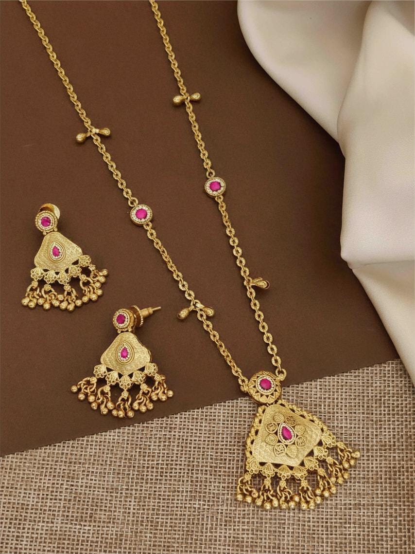 Rajwadi style heritage design chain pendant necklaces set