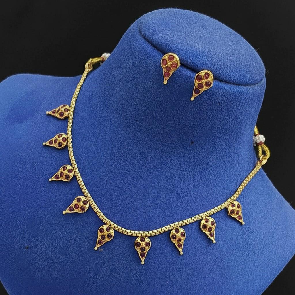Minimal delicate necklace set with antique gold polished