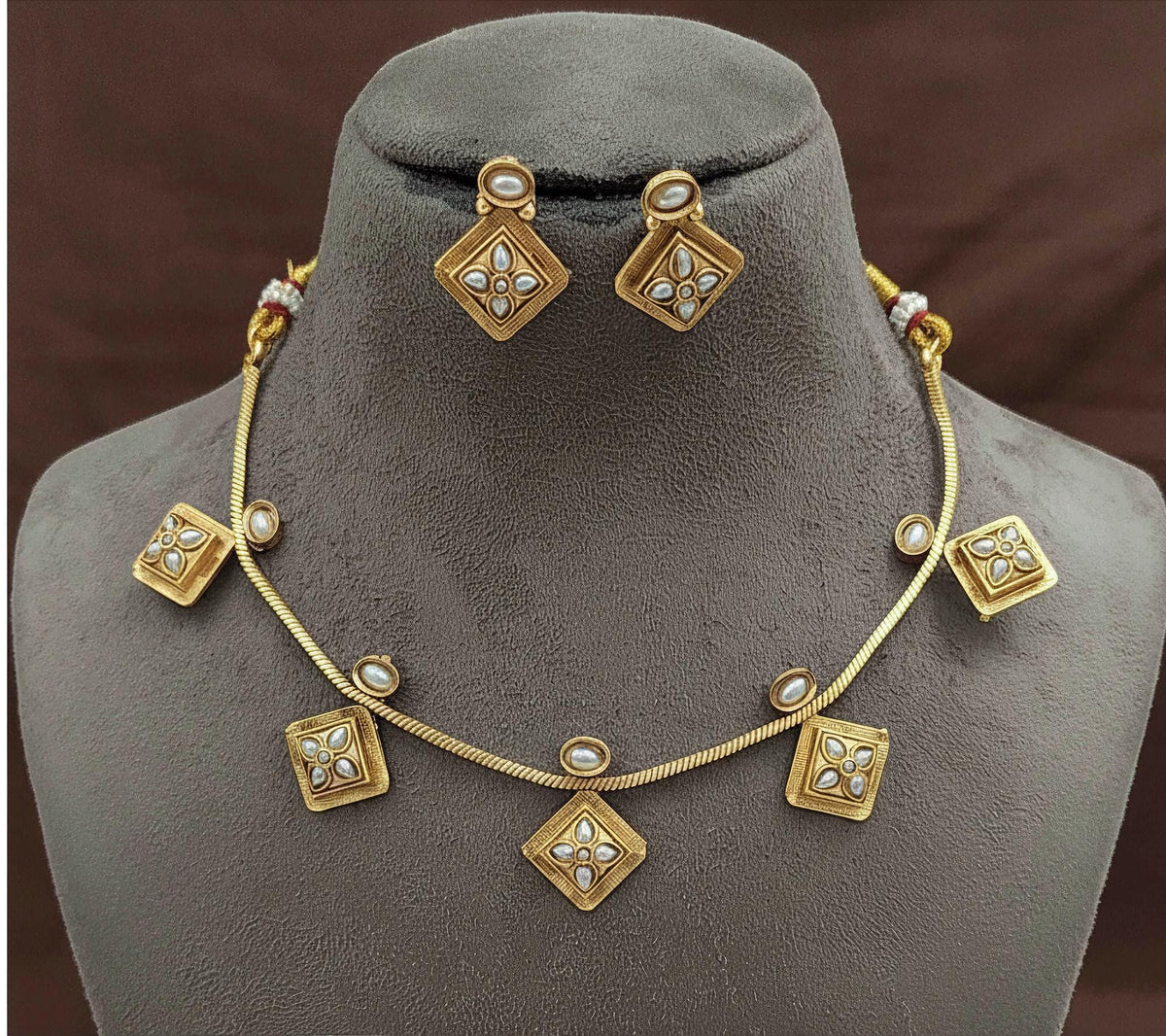 Minimal delicate necklace set with antique gold polished
