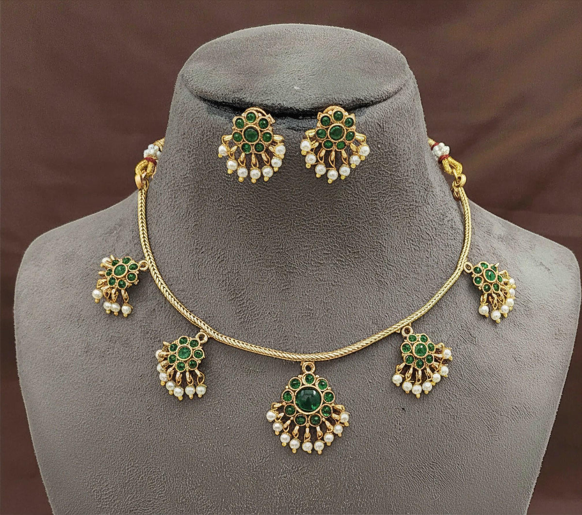 Minimal delicate necklace set with antique gold polished