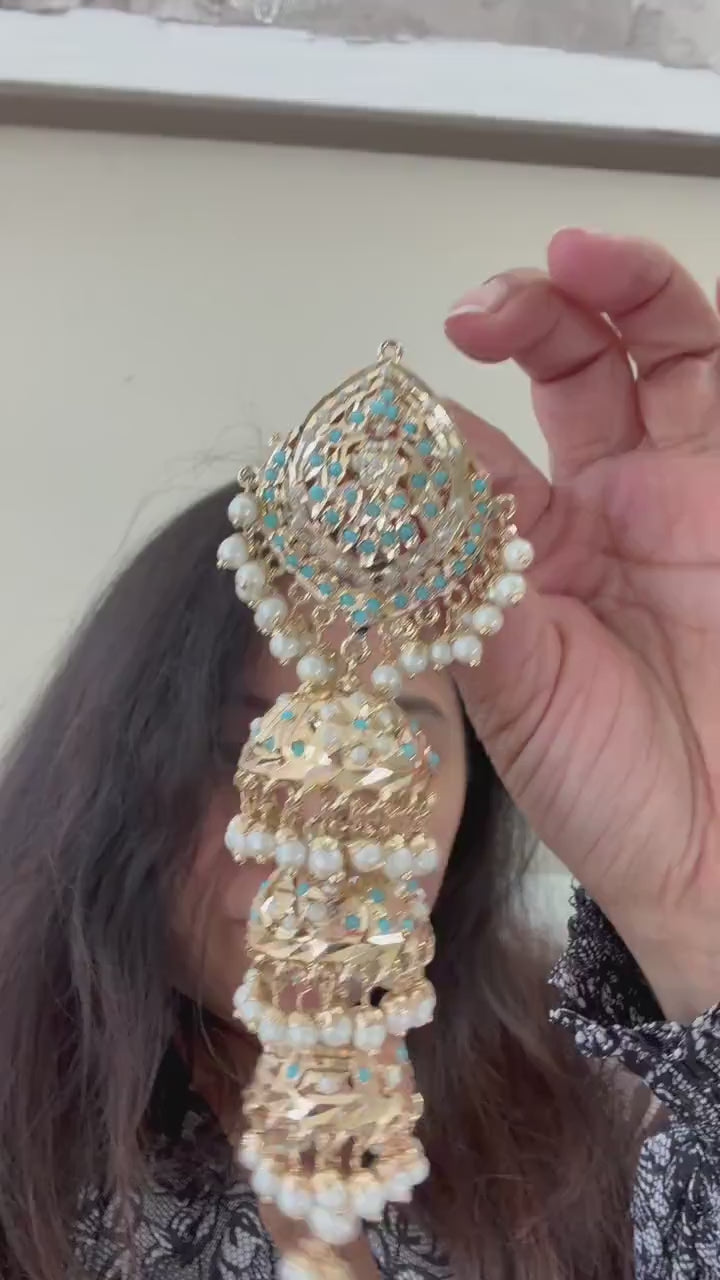 Handcrafted Jadau earrings, premium, with pearls and semiprecious firozi stones, gold-plated